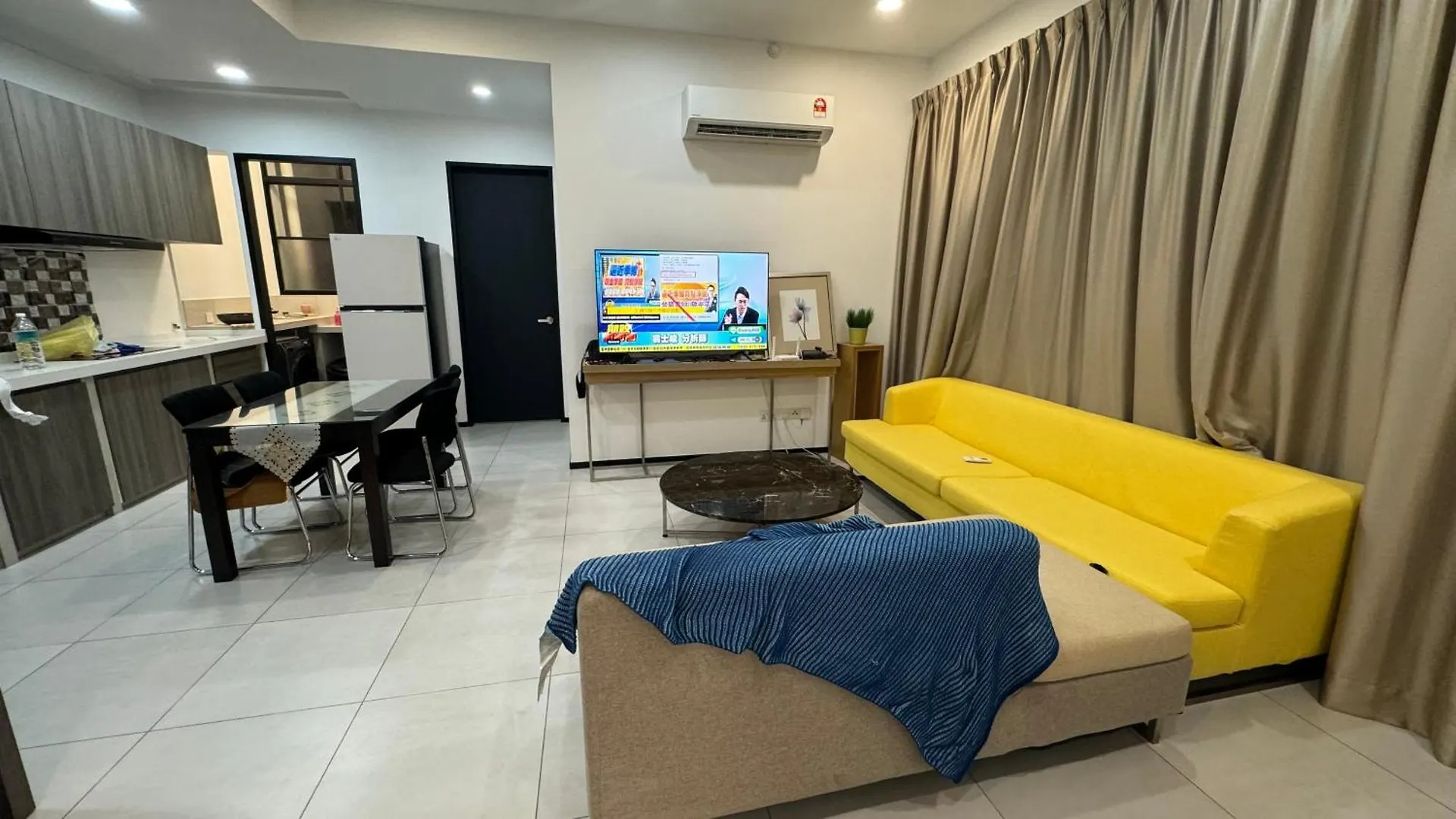 Comfortable 2Br 5 Queen Beds, Netflix & Free Parking Jelutong 0*,