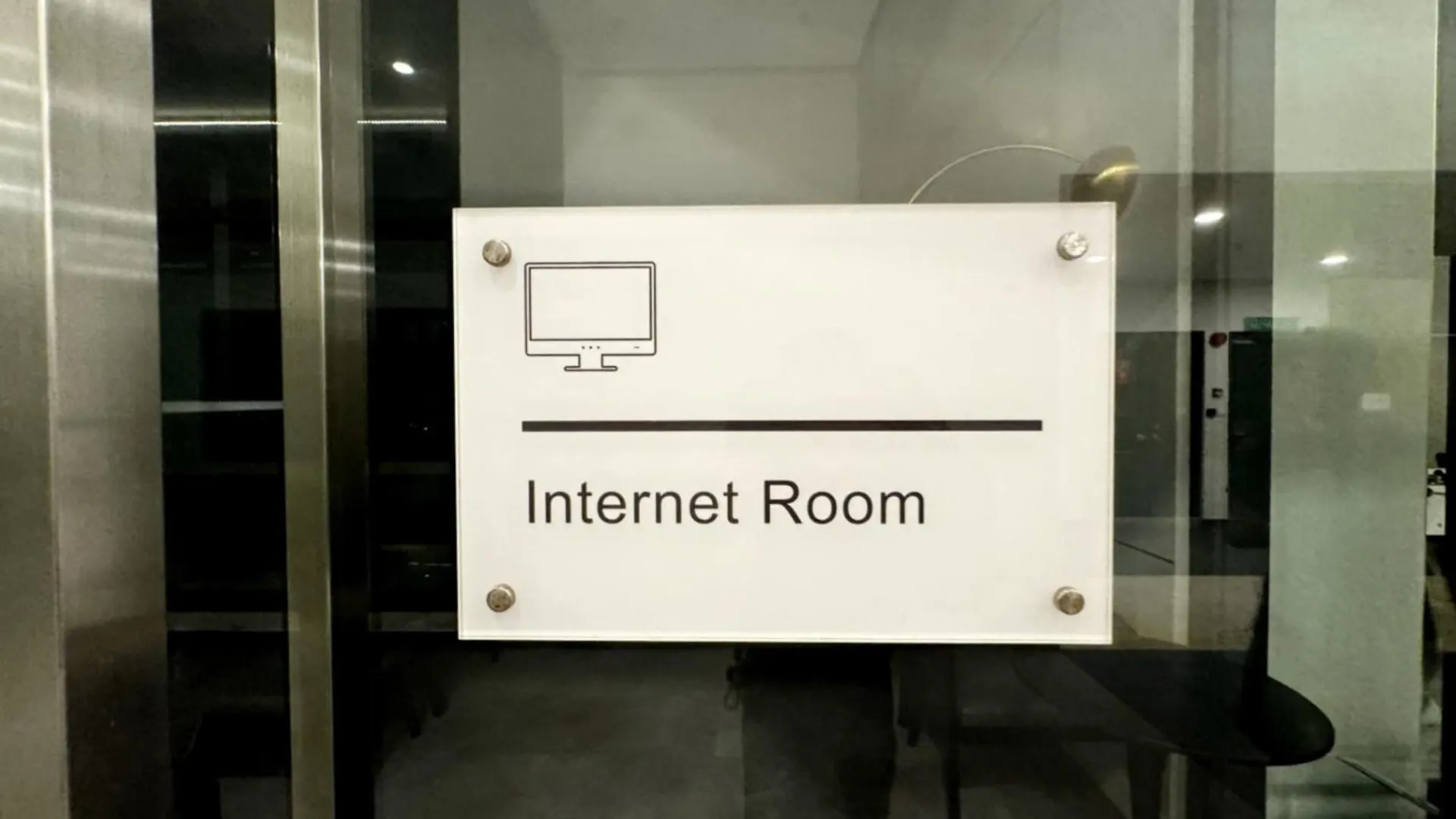 Comfortable 2Br 5 Queen Beds, Netflix & Free Parking Jelutong 0*,