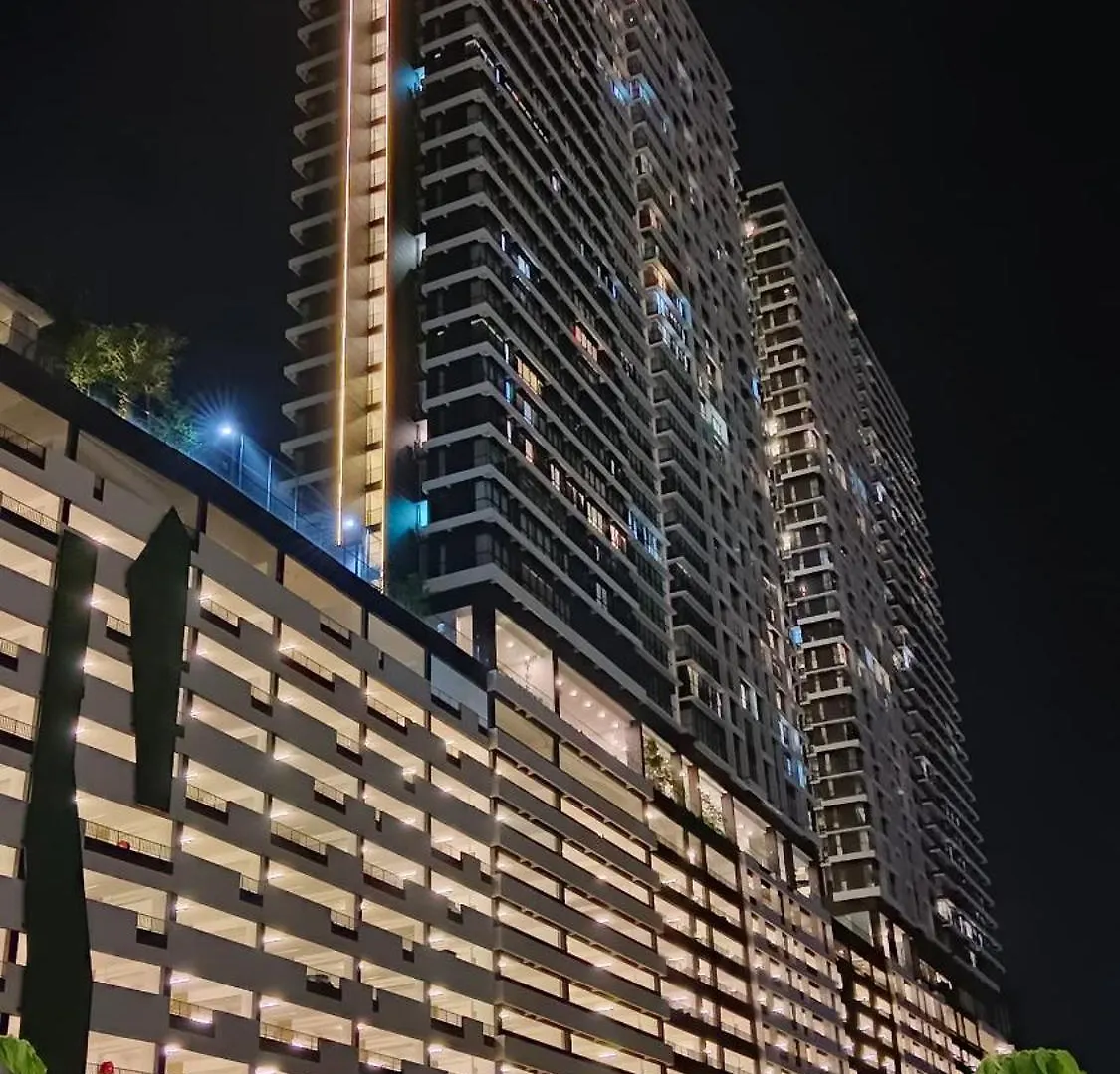 Апартаменты Comfortable 2Br 5 Queen Beds, Netflix & Free Parking Jelutong
