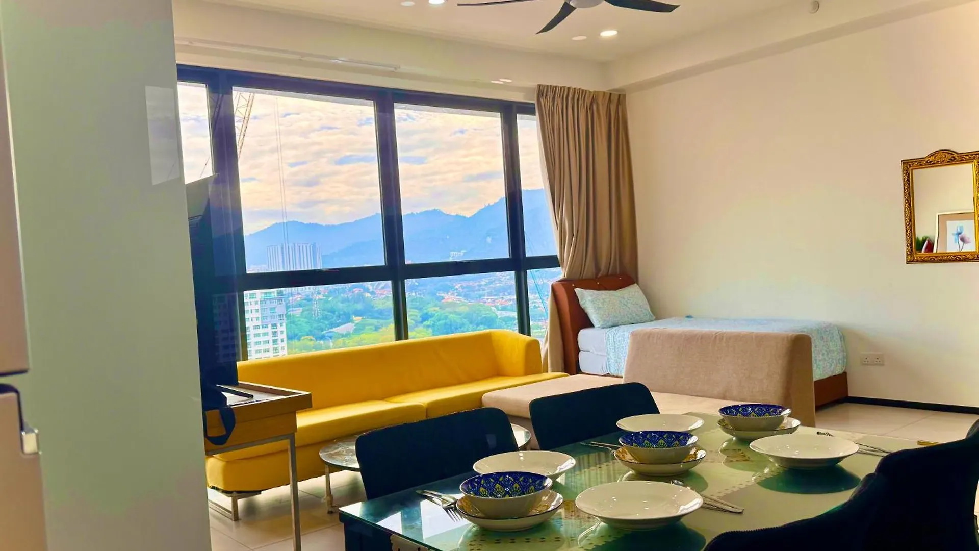 Comfortable 2Br 5 Queen Beds, Netflix & Free Parking Jelutong Малайзия