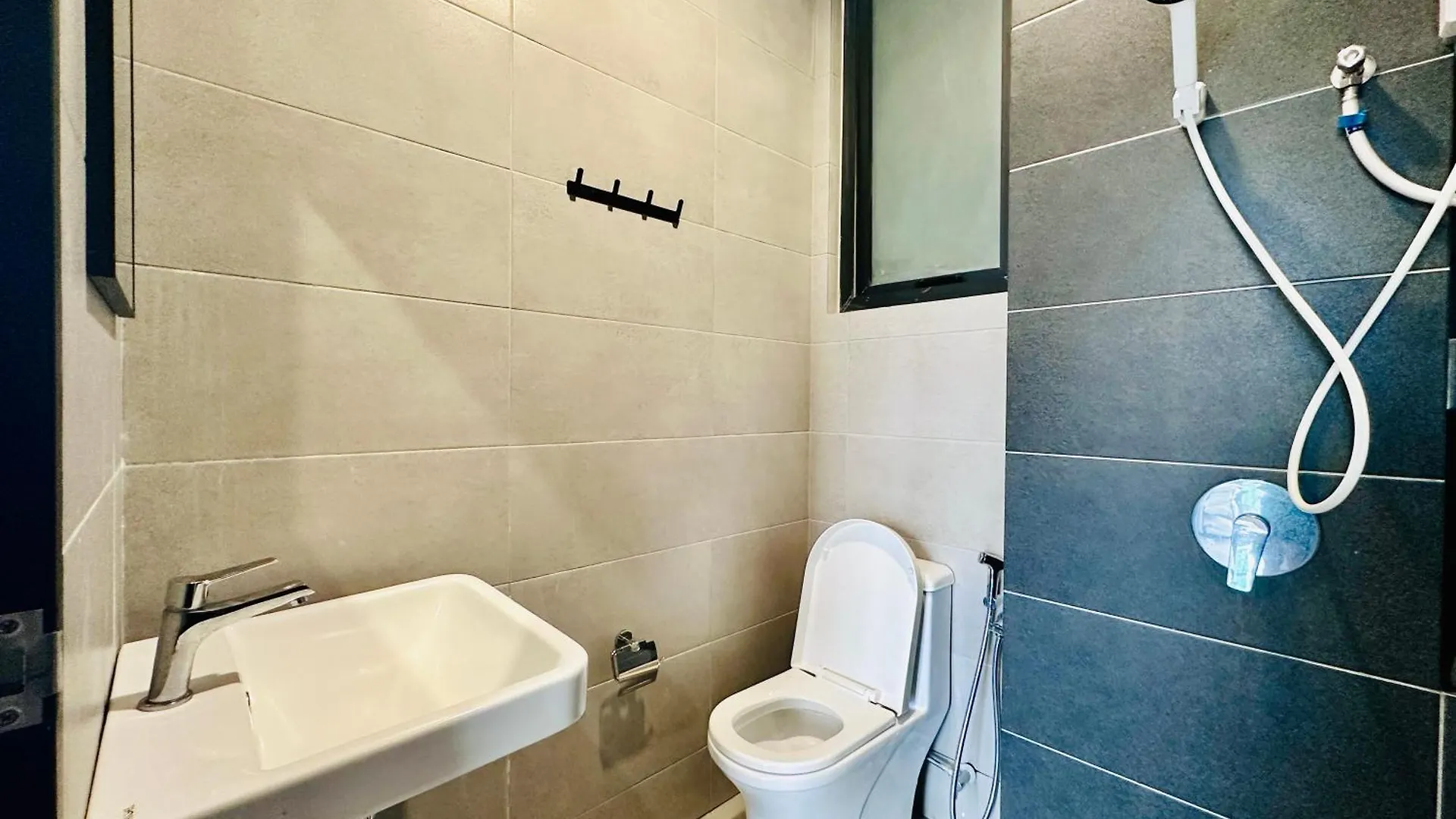 Comfortable 2Br 5 Queen Beds, Netflix & Free Parking Jelutong Малайзия